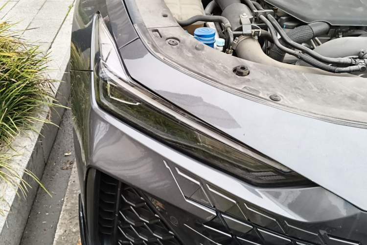 Used CHANGAN UNI-V 2022 2.0T Leading-Speed Edition
