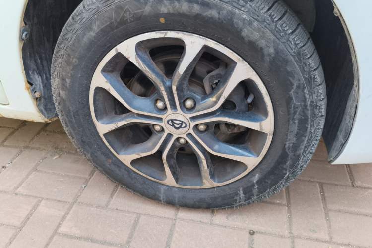 Used CHANGAN KAICHENG Oushang A600 2016 1.5L Manual Luxury 7-Seater Right Front Wheel Hub