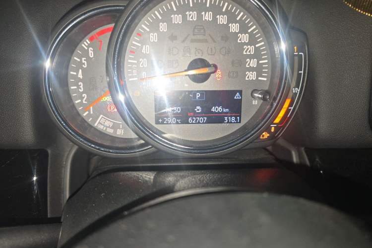 Used MINI Countryman 2018 1.5T COOPER Classic Edition Odometer Close Up