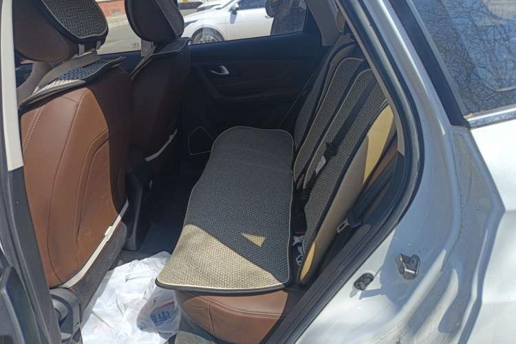 Used Bestune X40 2018 Internet Celebrity Edition 1.6L Manual Connected Smart Cool Type Left Rear Seat