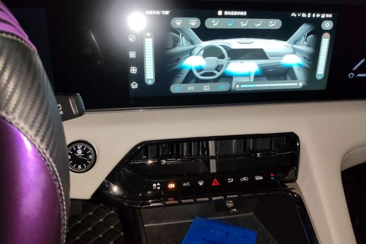 Used SOL X8 PLUS 2023 1.5 TGDI DCT Smart Home Edition 7-Seater