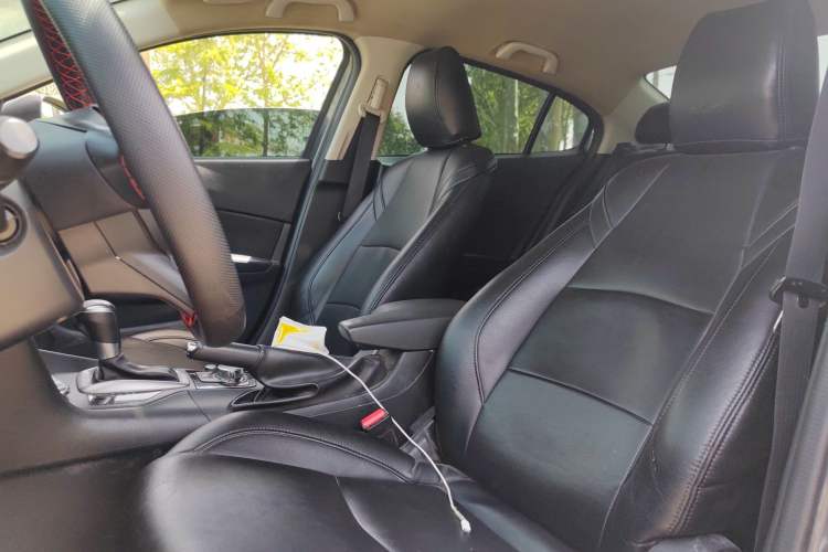 Used Mazda 3 Axela 2017 Sedan 1.5L Automatic Comfort Model Emission Standard China V
