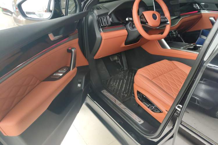 Used BYD Tang New Energy 2025 Model Smart Drive Version DM-i 175KM Prestige Version
