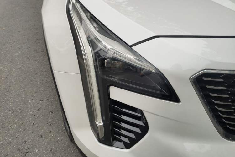 Used Cadillac XT4 2021 28T Two-Wheel Drive Tech Edition