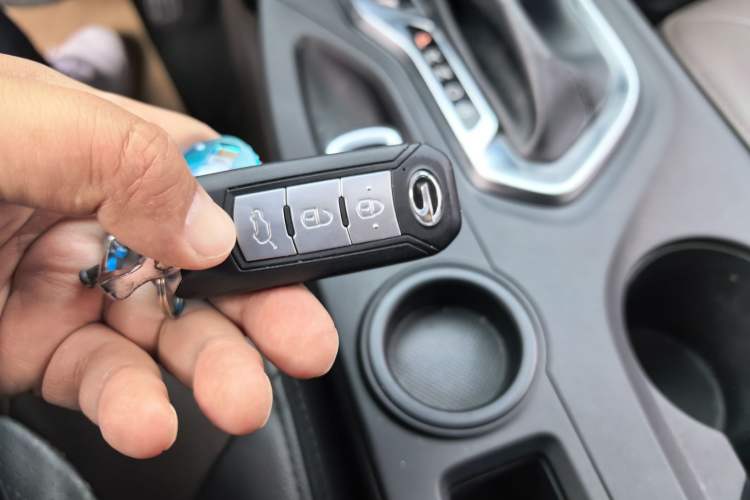 Used GAC Trumpchi GS4 2017 235T Automatic Two-Wheel Drive Luxury Smart Connectivity Version Vehicle Key