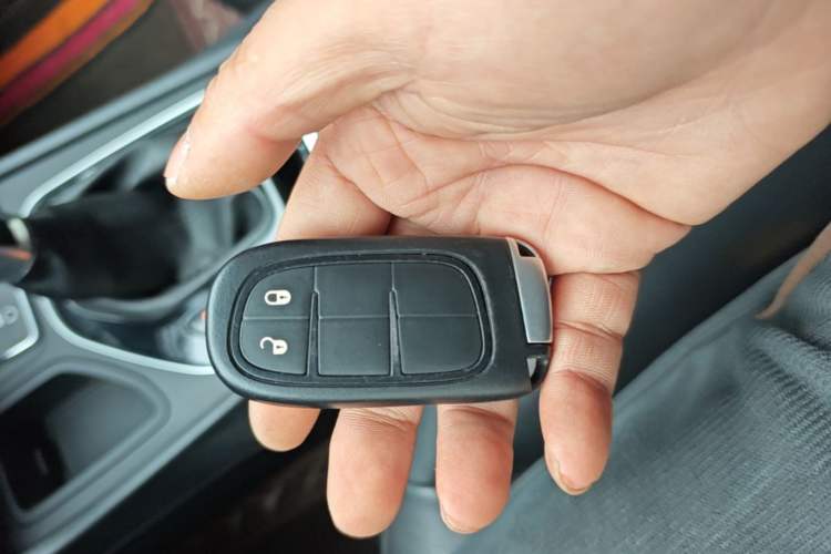 Used Jeep Cherokee 2019 2.0T Two-Wheel Drive Smart Enjoyment Version China V
