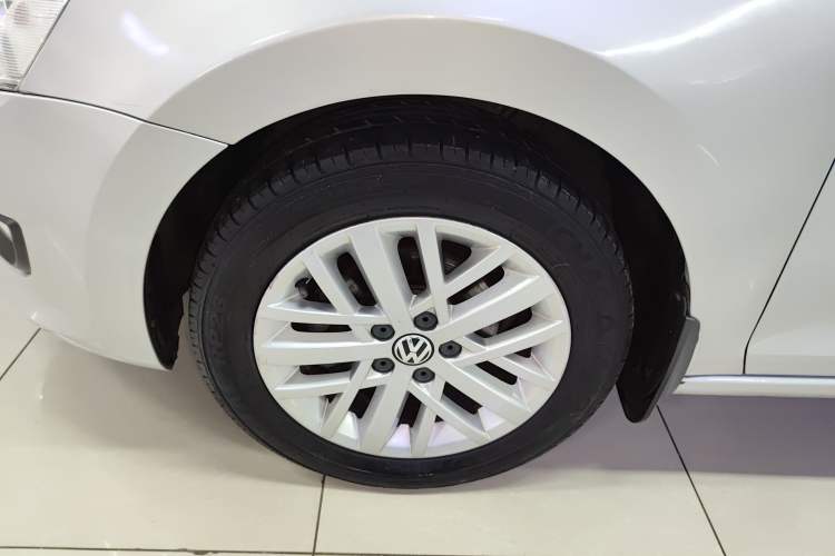 Used Volkswagen Santana 2013 1.6L Manual Luxury Edition