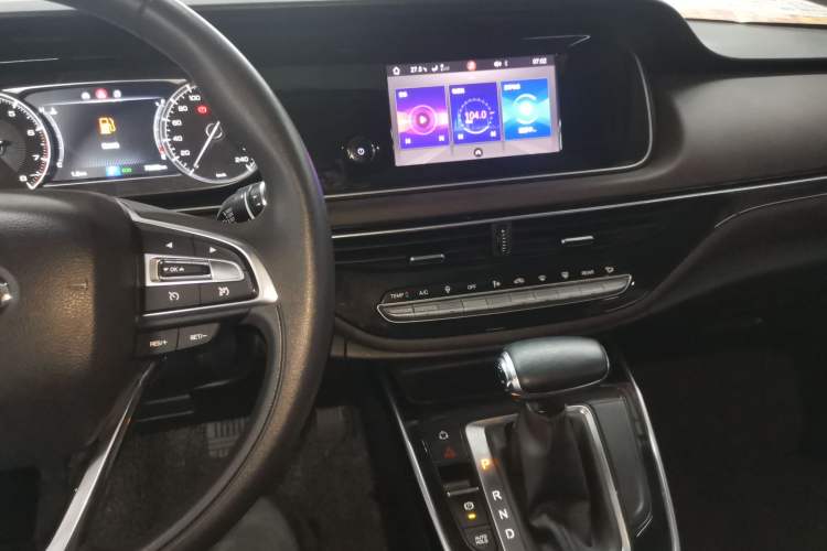 Used GAC Trumpchi M6 2019 270T DCT Luxury Edition (7-seater) China VI
