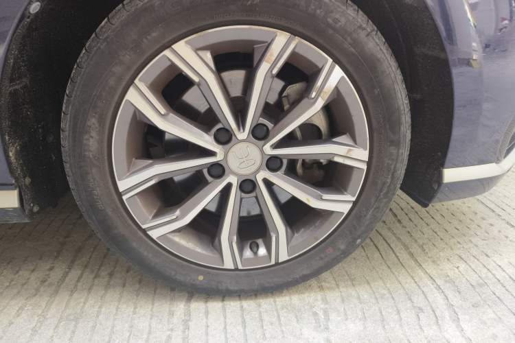 Used BYD Song MAX 2021 Upgraded Model 1.5T Automatic Prestige 7-Seater Right Front Wheel Hub