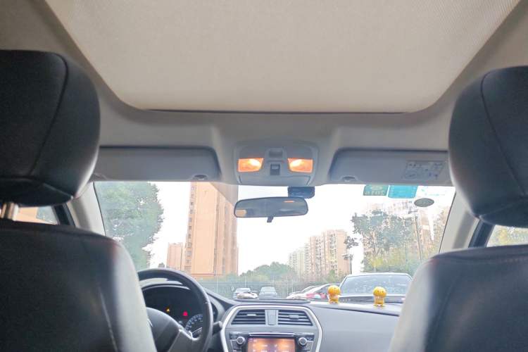 Used Suzuki S-Cross 2014 1.6L CVT Two-Wheel Drive Elite Version