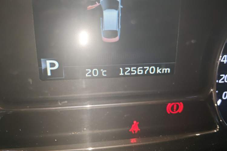 Used Kia K5 2014 2.0L Automatic PREMIUM Odometer Close Up