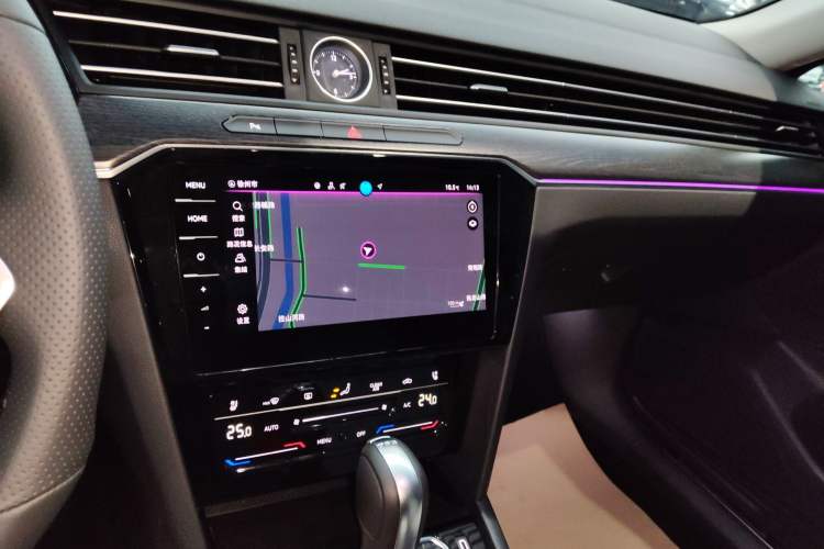 Used Volkswagen Magotan 2026 30 Million Vehicles Selected Model 380TSI DSG Luxury Edition Audio And AC Panel