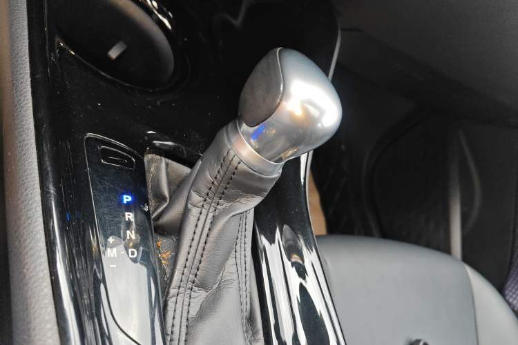 Used Toyota C-HR 2020 2.0L Leading Edition Gear Lever