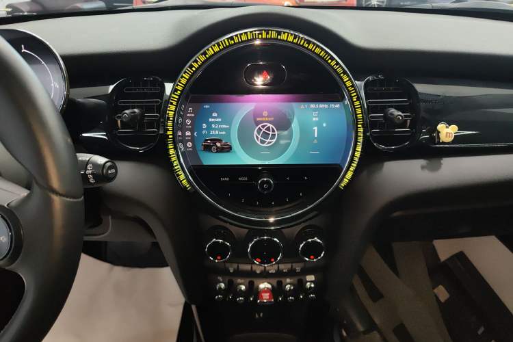 Used MINI MINI 2022 1.5T COOPER Artist
