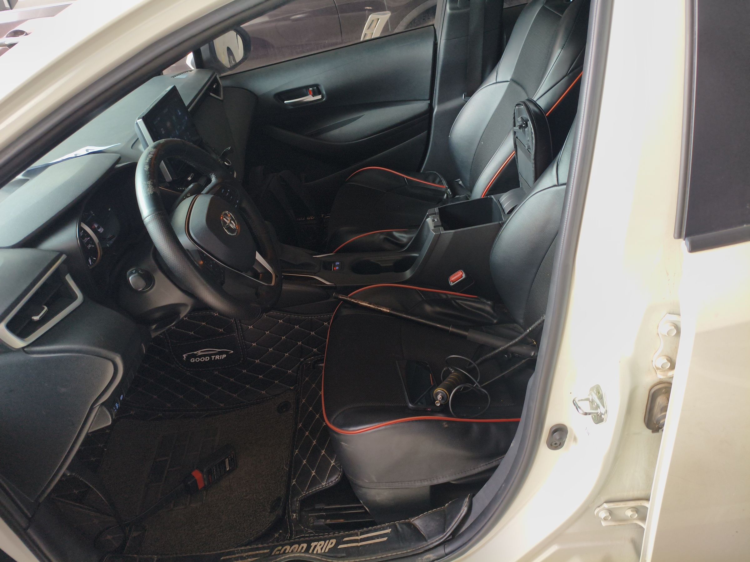 Переднее сиденье в автомобиле