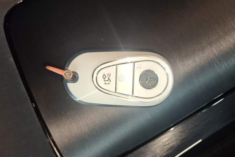 Used Mercedes-Benz C-Class 2022 Restyled C 200 L Sport Edition Vehicle Key