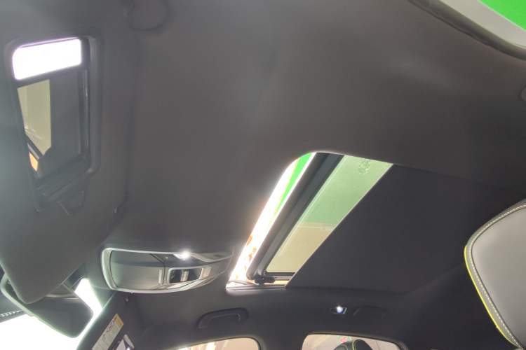 Used Geely Auto Monjaro S 2021 2.0TD Automatic Two-Wheel Drive Lightning Edition Headliner