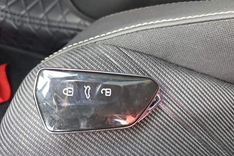 Used Volkswagen ID.UNYX 2024 Pro Long-Range Version