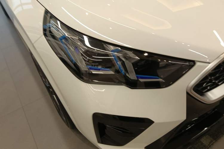 Used BMW X2 2024 sDrive25i M Sport Package Right Front Headlight