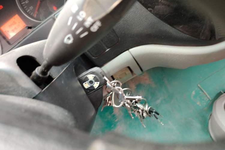 Used FORTHING Lingzhi 2015 V3 1.6L 9-Seater Standard Model