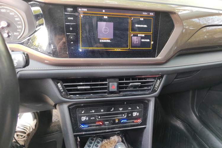 Used Volkswagen Tharu 2021 280TSI Two-Wheel-Drive Luxury Plus Edition Audio And AC Panel