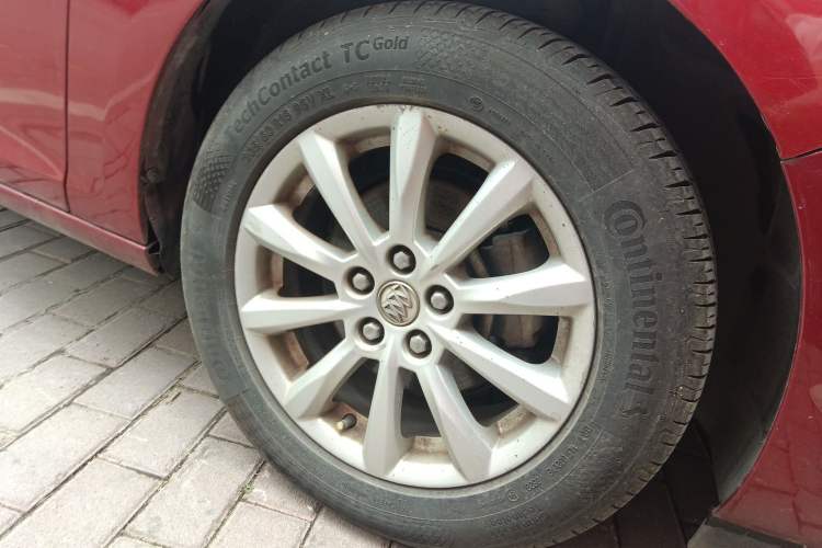 Used Buick GT 2013 GT 1.6L Manual Entry-Level Model Right Front Wheel Hub