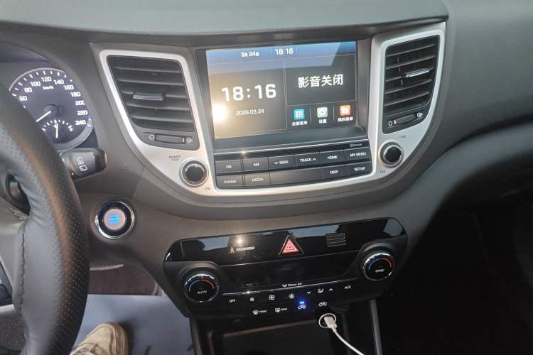 Used Hyundai Tucson 2015 1.6T Dual-Clutch Two-Wheel-Drive Smart Model
