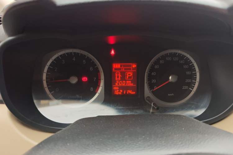 Used Venucia R50 2012 1.6L Automatic Prestige Edition