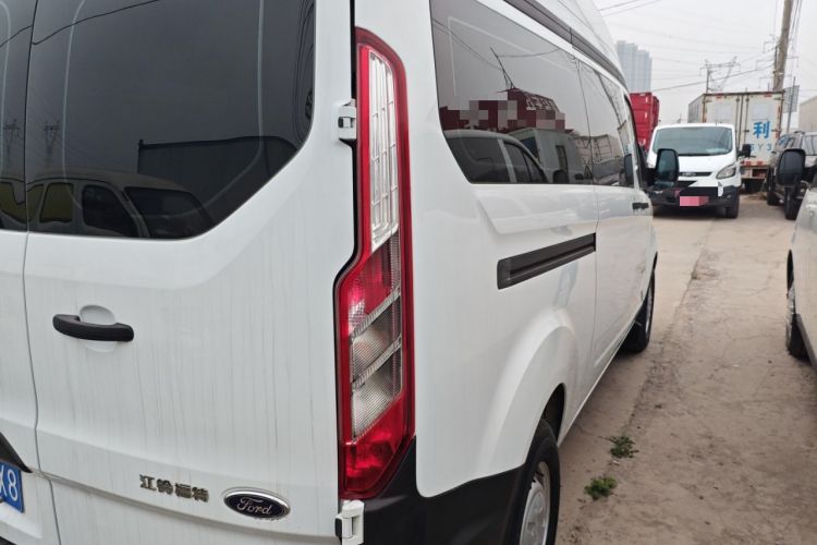 Used Ford Transit 2019 2.0T Diesel Multi-Purpose Commercial Vehicle Mid-Drive Mid-Roof 6-Seater China VI Standard
