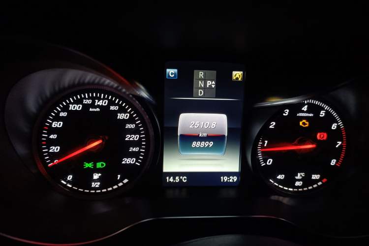 Used Mercedes-Benz GLC 2019 Facelift GLC 260 L 4MATIC Luxury Model
