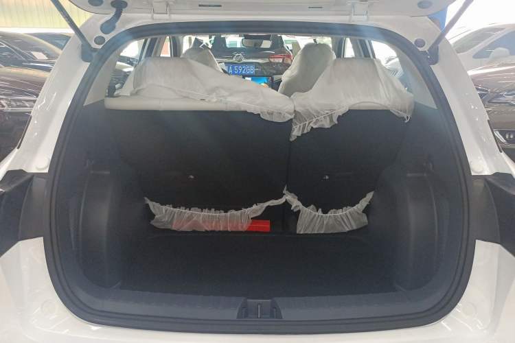 Used Geely Galaxy Geome 2026 Model 310km Youth Edition Trunk