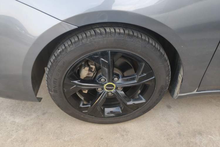 Used Roewe i6 MAX 2020 300TGI Automatic Cool & Stylish Skyroof Edition