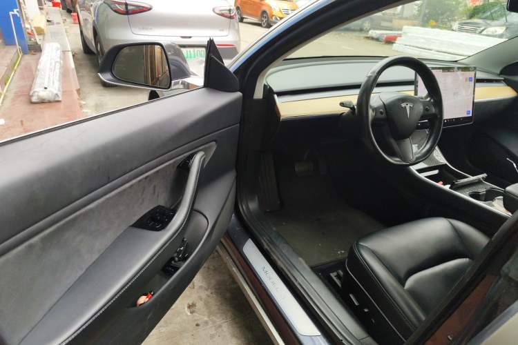 Used Tesla Model 3 2019 Long-Range Rear-Wheel-Drive Version