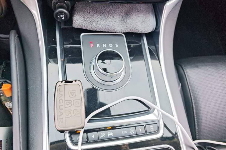 Used Jaguar XE 2015 2.0T 200 PS R-Sport
