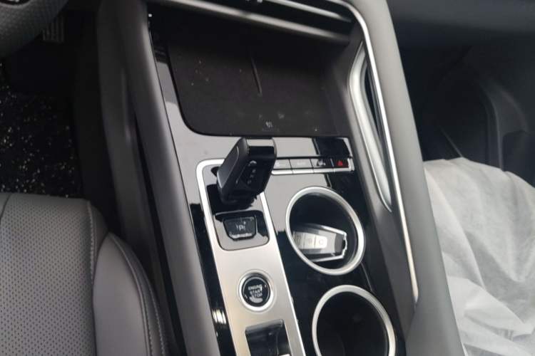 Used Geely Auto Emgrand X7 Sport 2026 Model 1.5TD Aspirational Gear Lever