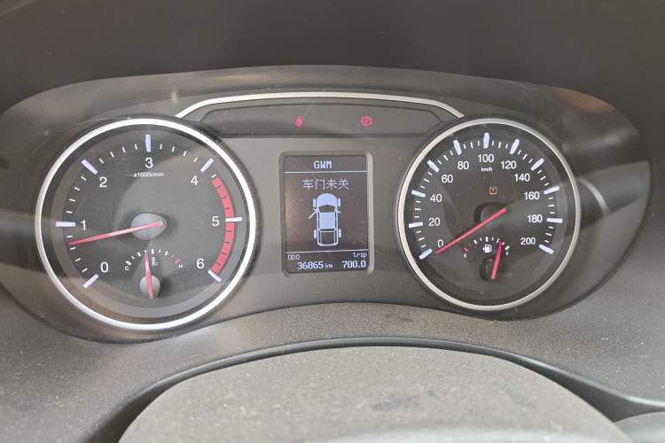 Used Great Wall Wingle 7 2019 2.0T Diesel Two-Wheel Drive Elite Version China VI Standard Big Double Cabin GW4D20M
