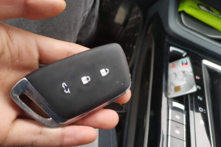 Used Baojun RM-5 2019 1.5T CVT 24-Hour Online Luxury Version 6 Seats Vehicle Key