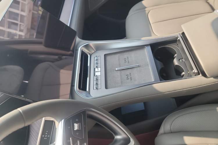 Used Denza N9 2025 Flagship Model
