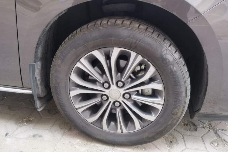 Used Buick GL8 2023 Land Executive Class Comfort Model