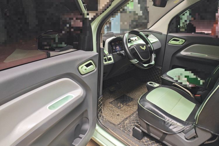 Used Wuling Hongguang MINIEV 2022 Macaron Premium Model – Lithium Ternary Battery Interior 3