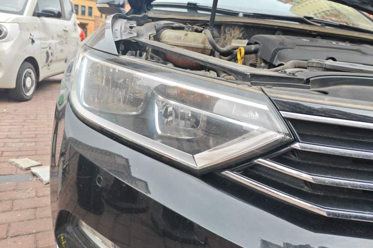 Used Volkswagen Magotan 2017 330TSI DSG Leading Model
