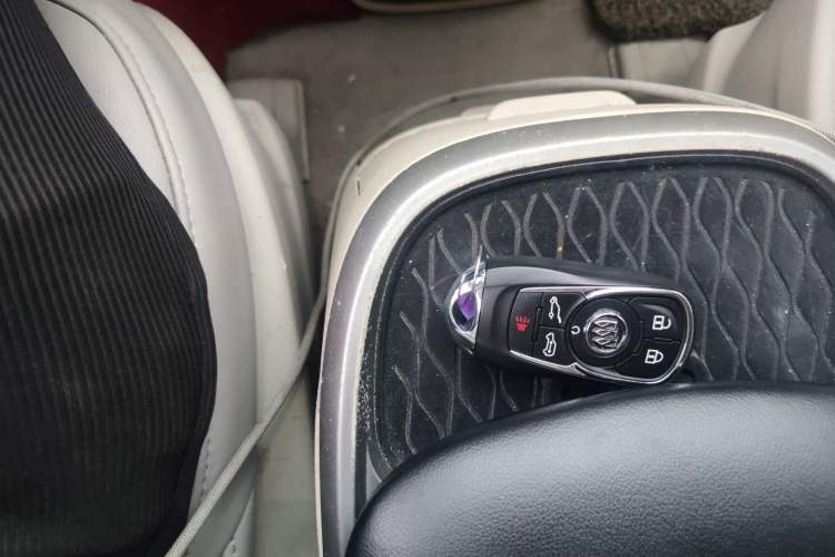 Used Buick GL8 2018 ES 28T Comfort Model China VI Standard Vehicle Key