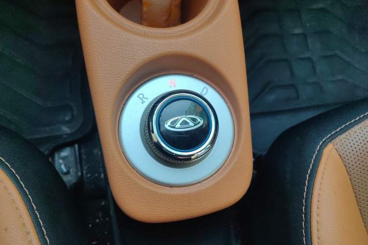 Used Chery QQ Little Ant 2018 400 4-Seater Smart Edition Gear Lever