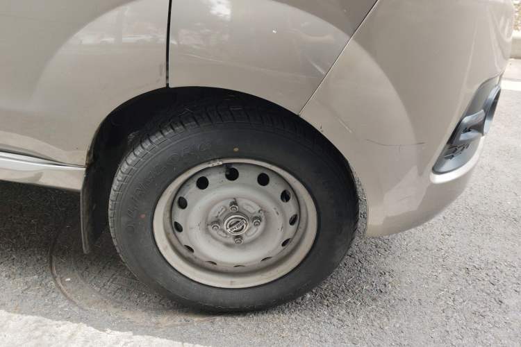 Used Jinbei Hiace X30 2023 1.5L Business-Grade Minibus 5/6/7-Seater Central Air Conditioning Version SWC15M