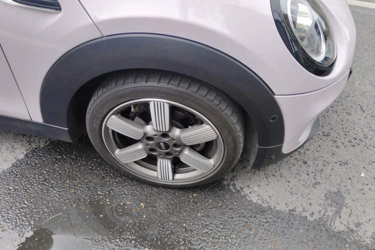 Used MINI 2019 1.5T COOPER 60th Anniversary Edition Right Front Wheel Hub