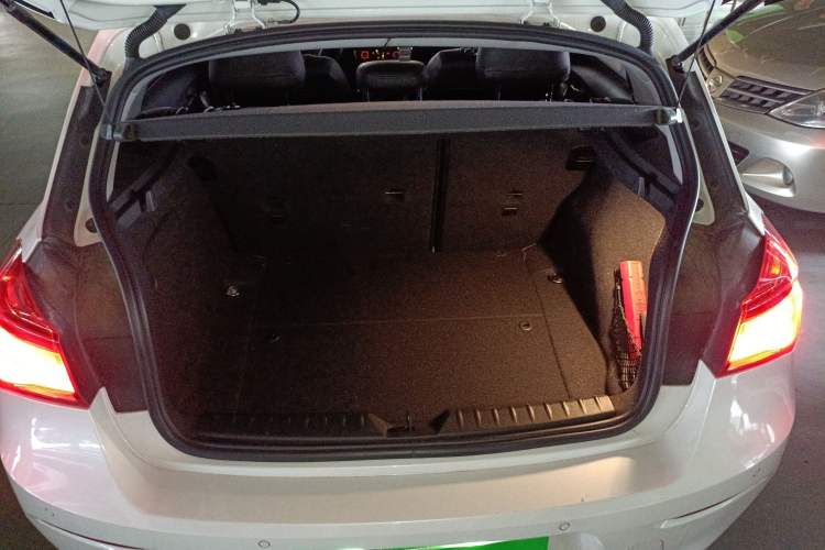 Used BMW 1 Series 2018 118i Leading Model Trunk