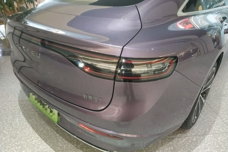 Used Hima Luxeed S7 2025 705 km Max
