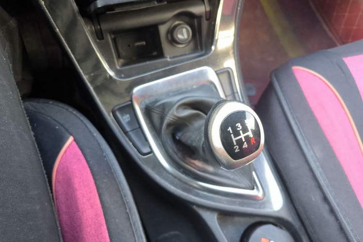 Used Brilliance V5 2014 1.6L Manual Comfort Model
