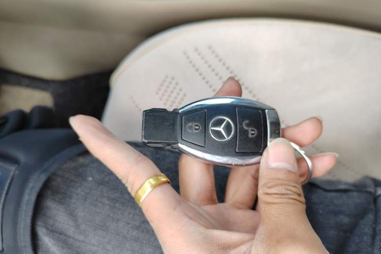 Used Mercedes-Benz R-Class 2014 R 320 4MATIC Luxury Model