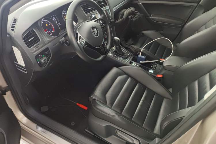 Used Volkswagen Golf 2014 1.4TSI Automatic Luxury Model Driver Seat